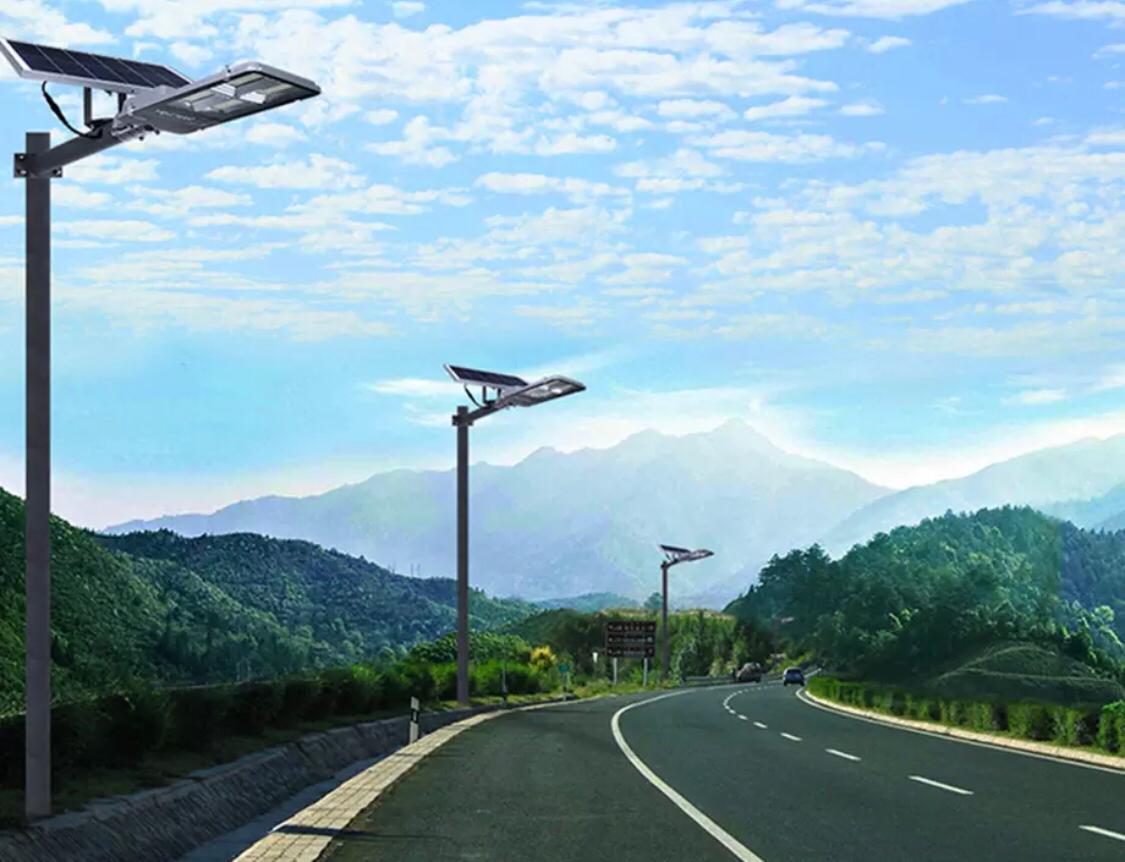Proiettore faro stradale led luminoso con pannello solare fotovoltaico